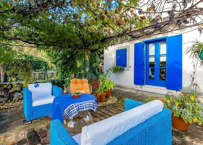 2 Bedroom Cozy In Appartement