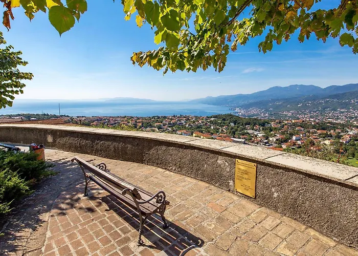 2 Bedroom Cozy In Appartement