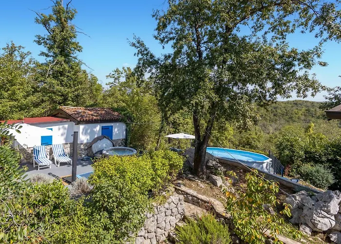 Apartment 2 Bedroom Cozy In Kastav